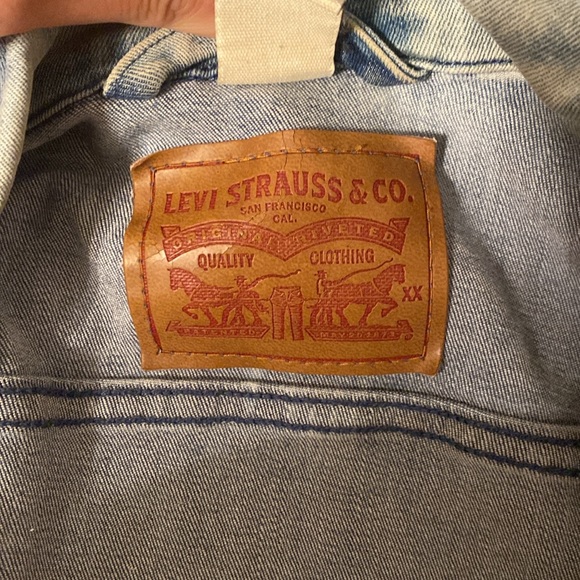 Levi's Acid Wash Jean Jacket - Picture 5 of 5